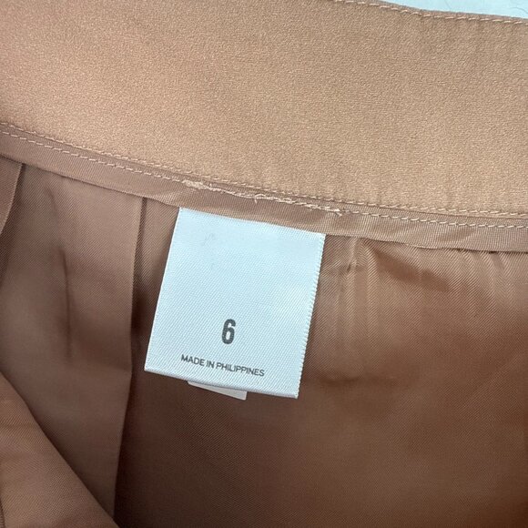 Express Stylist Super High Waisted Pleated Floral Shorts 3.25" Size 6 EUC - Picture 15 of 16